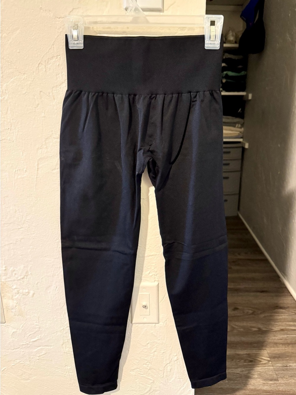 NVGTN Seamless Spandex Leggings Size M